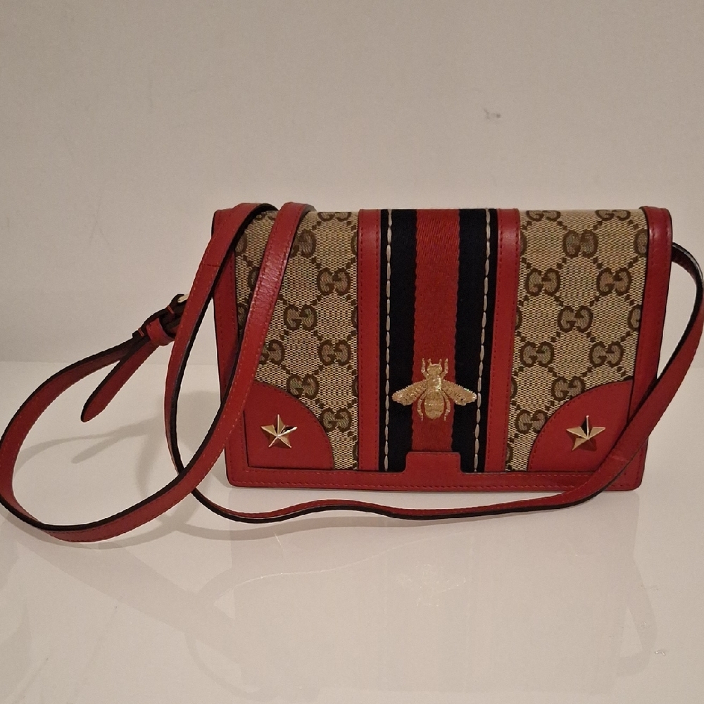 *AUTHENTIC* Gucci Leather Bee Web Wallet On A Strap
